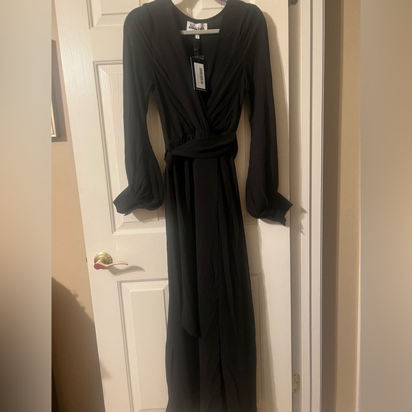 NWT Meghan LA Women’s 70’s Venus Black Maxi Dress with Bell Sleeves Size Small - Picture 5 of 11